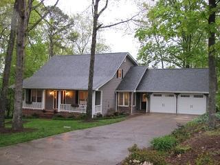 9305 Royal Shadows Dr, Chattanooga, TN 37421-3420
