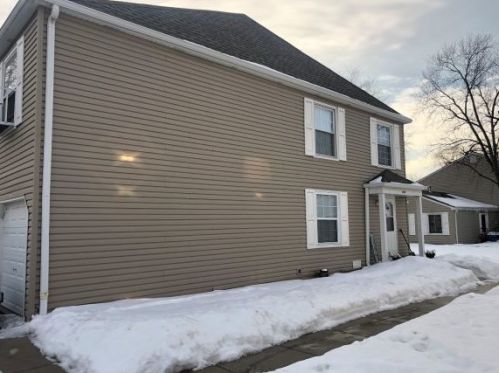 425 James Ct, Glendale Heights, IL 60139-3235