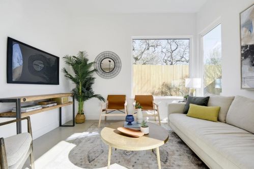 4907 Delores Ave, Austin TX  78721-2107 exterior