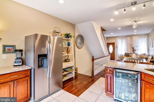 1029 Cleveland St, Philadelphia PA 19146-2648 exterior