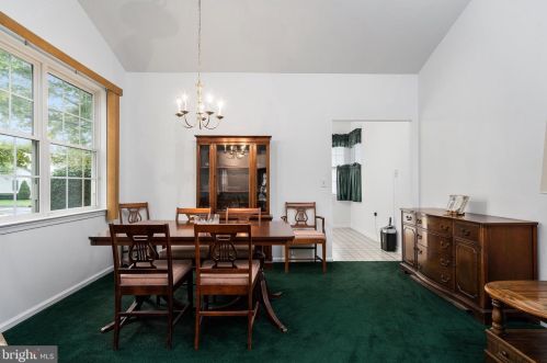 117 Meadowlark Dr, Trenton NJ  08690-3547 exterior