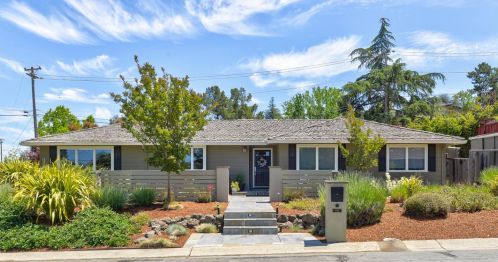 988 Yorkshire Dr, Los Altos, CA 94024-7050