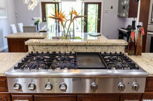 2328 Chapman Rd, Glendale CA  91214-3013 exterior