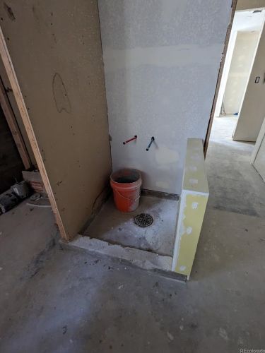 2070 Un Dr, Aurora CO 80015-6600 exterior