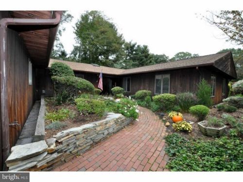 270 Club House Dr, Willingboro, NJ 08046-3523