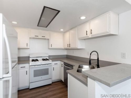 1970 Swallow Ln, Carlsbad, CA 92009-4143