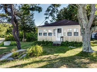 60 Kilburn St, Charlestown, RI 02813-1934