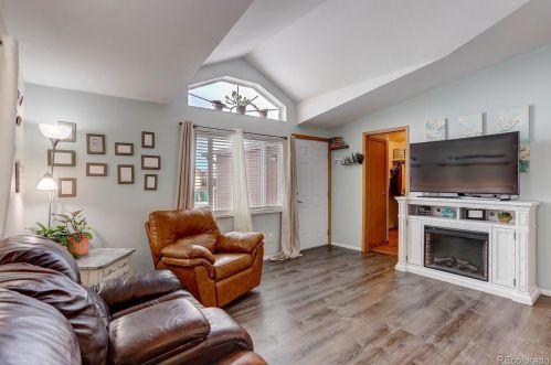 203 Valdai St, Denver, CO 80603-5770