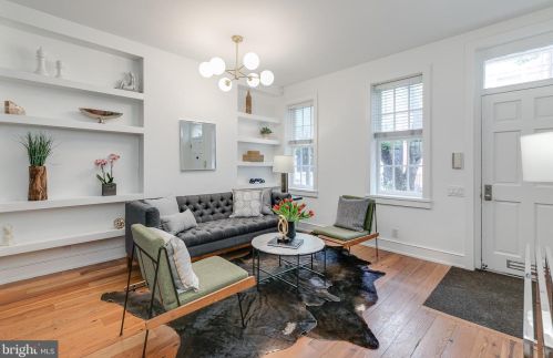 1820 Addison St, Philadelphia, PA 19146-1403