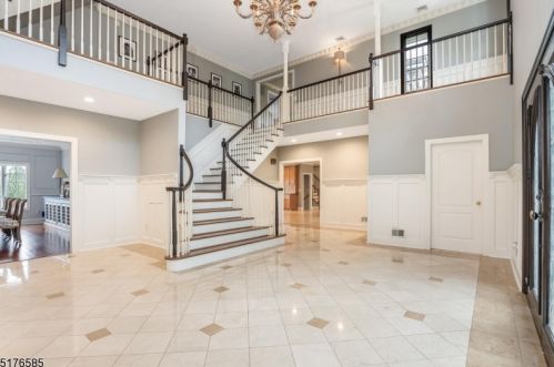 29 Meadow Ln, Lebanon, NJ 08833-4422