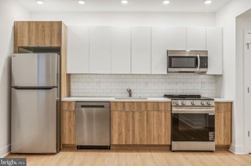 3952 Lancaster Ave, Philadelphia, PA 19104-4670