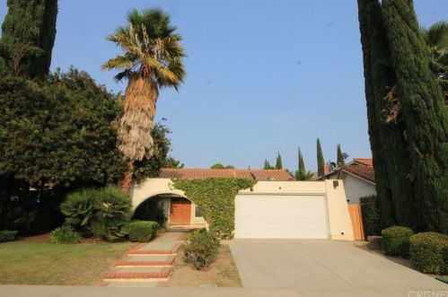 6328 Aquarius Ave, Calabasas, CA 91301-1709