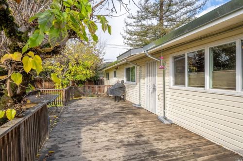 3990 Eastside Calpella Rd, Ukiah CA  95482-9559 exterior