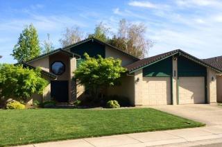 1044 Miwok Dr, Lodi, CA 95240-7622