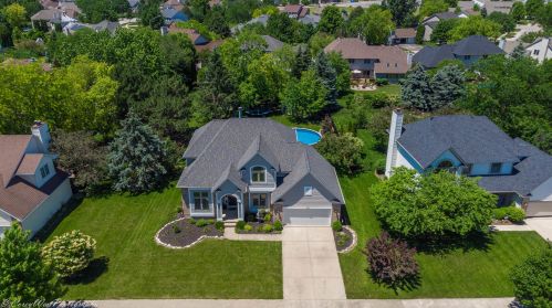 1223 Foxpointe Dr, Sycamore IL  60178-3219 exterior