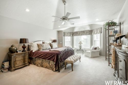 6 Mistywood Ln, Sandy UT 84092-4850 exterior