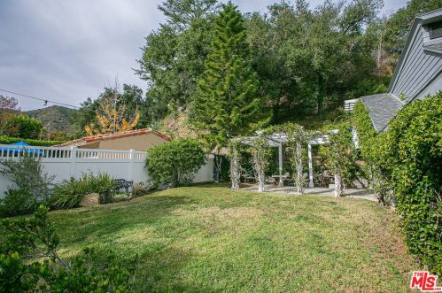 1463 Beaudry Blvd, Glendale CA  91208-1707 exterior