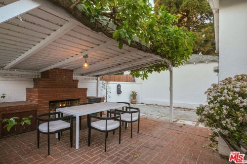 728 26th St, Santa Monica CA  90402-3150 exterior