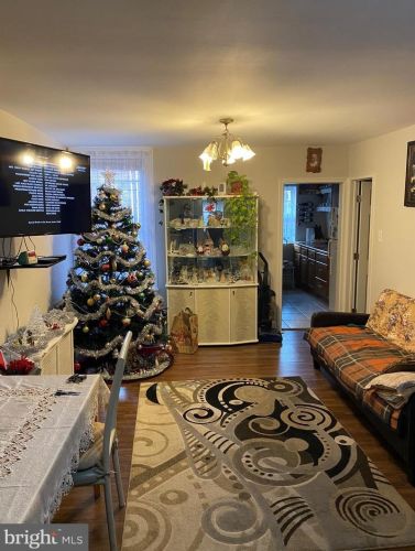 4610 Marple St, Philadelphia, PA 19136-3702