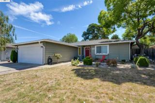 1155 Kolln St, Pleasanton, CA 94566-5628