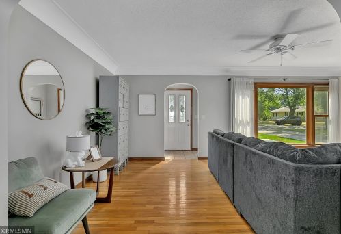 87 Woodhill Rd, Saint Cloud, MN 56301-5152