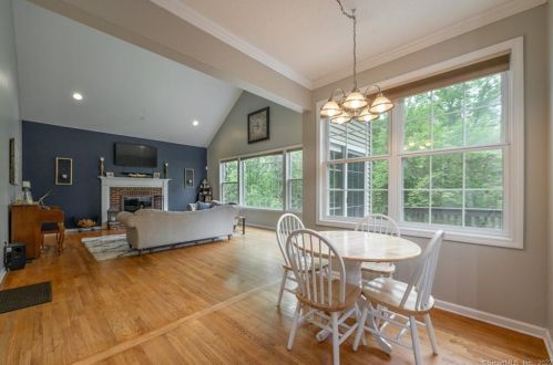 270 Budding Rdg, Southington CT  06489-4226 exterior