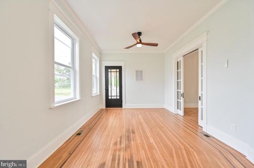 90 Holly Ave, Pitman NJ  08071-1249 exterior