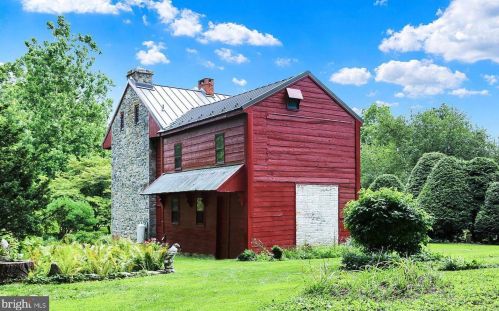 1917 Walnut Bottom Rd, Carlisle PA  17015-9624 exterior