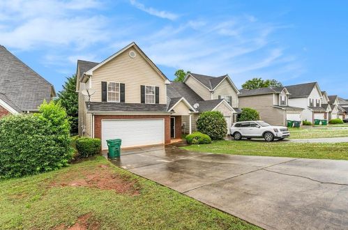 527 Carlton Pointe Dr, Palmetto, GA 30268-2351