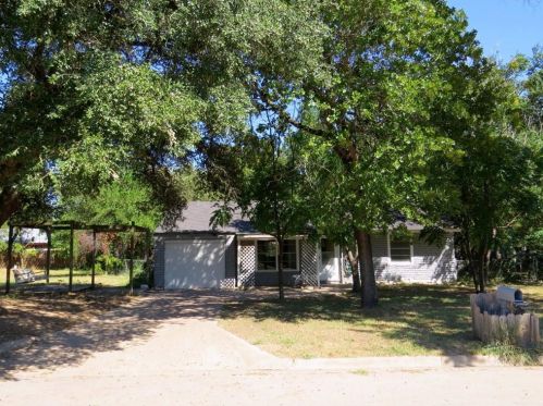 706 Coffield St, Rockdale, TX 76567-2168