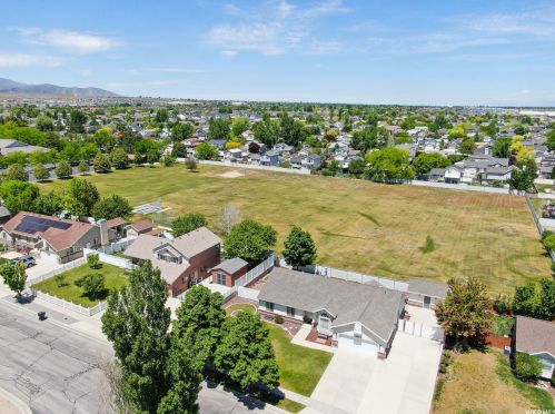 4662 8450, Taylorsville UT exterior