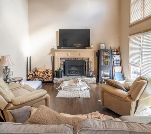 1058 Avery Creek Dr, Holly Springs, GA 30188-2312