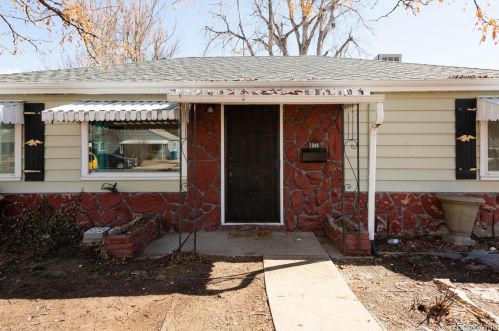 2048 Hanover St, Denver, CO 80010-1218