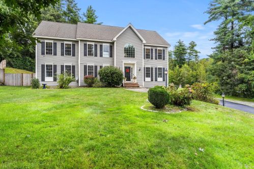 34 Monument Hill Rd, Pelham, NH 03076-4101