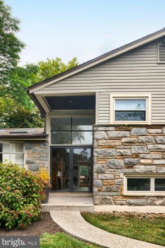 2 Arthur Ct, Media, PA 19086-6609