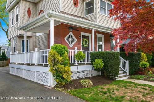 35 Leroy Pl, Tinton Falls NJ  07701-1712 exterior