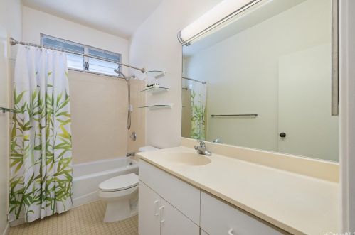 370 Elelupe Rd, Honolulu HI  96821-2248 exterior