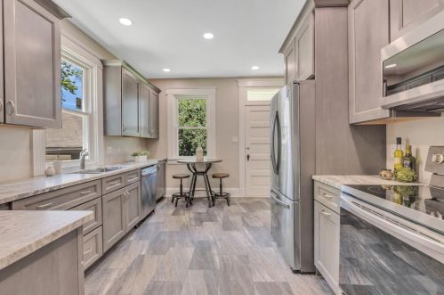 1912 Delaware Ave, Cincinnati OH  45212-3621 exterior