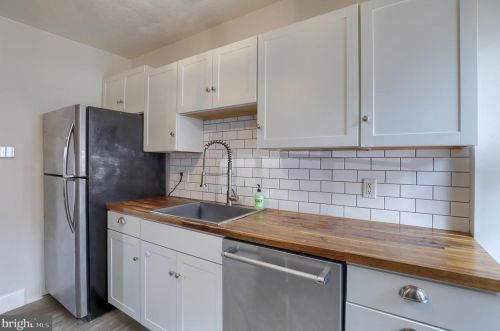 212 Howard Ave, Lancaster PA  17602-4208 exterior