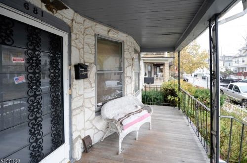 679 25th St, Paterson, NJ 07504-1905