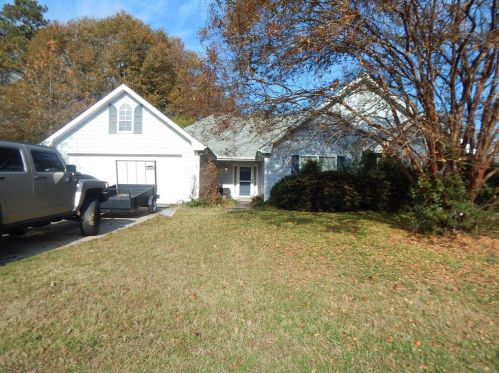 537 Ashton Manor Dr, Loganville, GA 30052-5329