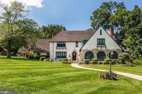 160 Wilson Dr, Lancaster, PA 17603-4758