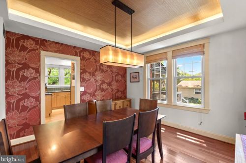 800 Easley St, Silver Spring MD 20910-4587 exterior