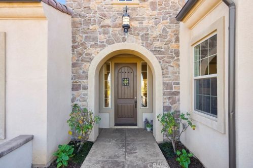 7756 Kingdom Dr, Riverside CA  92506 exterior