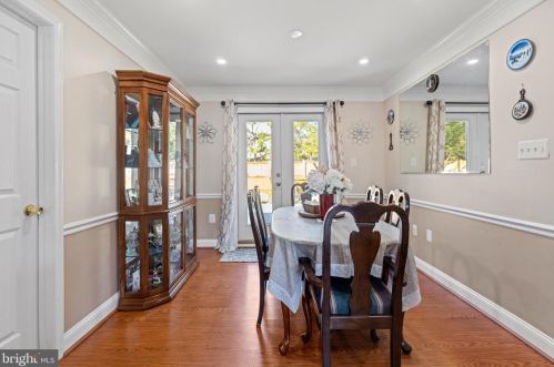 7319 Beverly Park, Springfield VA  22150-3162 exterior