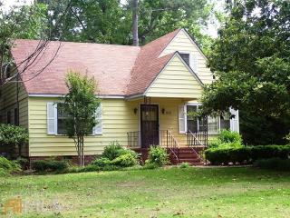 815 Hale Ave, Griffin, GA 30224-5015