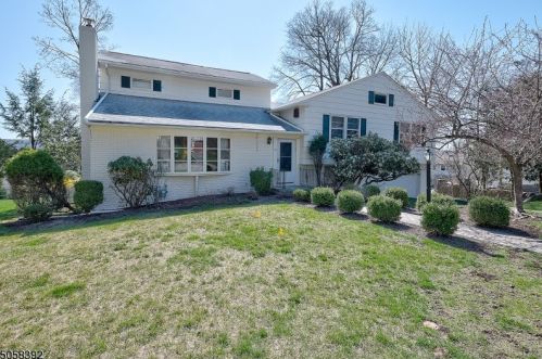 12 Stanford Ct, Town Center, NJ 07052-2024
