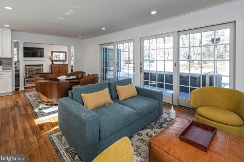 275 Cherry Vly Rd, Princeton NJ  08540-7917 exterior
