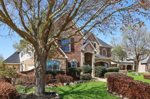 711 Montclaire Dr, Midlothian, TX 76063-9137