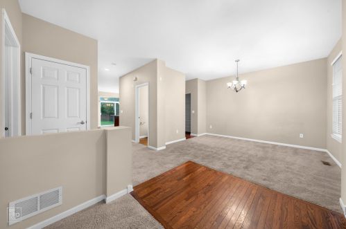 2218 Surrey St, Sycamore, IL 60178-8925